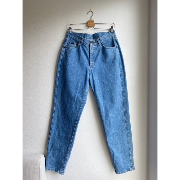 Vintage Lee High Waist Mom Jeans // Mid Blue Wash - Picture 2 of 10